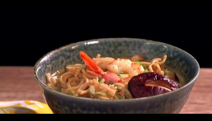 Soba en salsa de Miso y Gambas