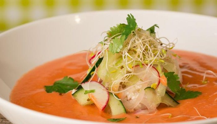 Gazpacho de Temporada con Ceviche de Gambas