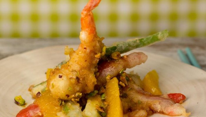 Tempura Mixta con vinagreta de Naranja y Pintachos